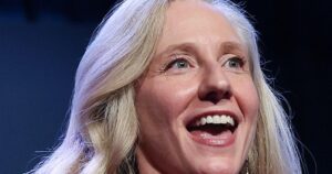 Abigail Spanberger Thắng Cuộc Bầu Cử Thống Đốc Virginia