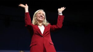 Abigail Spanberger tuyên bố Virginia 'chọn chủ nghĩa thực dụng thay vì chia rẽ phe phái' trong bài phát biểu chiến thắng 5 Abigail Spanberger tuyên bố Virginia ‘chọn chủ nghĩa thực dụng thay vì chia rẽ phe phái’ trong bài phát biểu chiến thắng