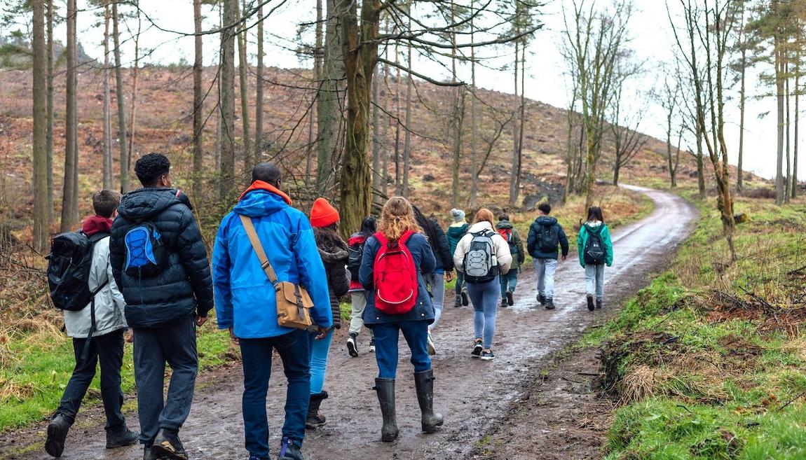 Maine: Đình chỉ học bằng leo núi, học sinh cải thiện tâm trạng 1 students teachers hiking detention