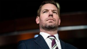 Dân biểu Eric Swalwell tuyên bố tranh cử Thống đốc California, hứa sẽ là 'người bảo vệ và chiến binh' 15 Dân biểu Eric Swalwell tuyên bố tranh cử Thống đốc California, hứa sẽ là ‘người bảo vệ và chiến binh’