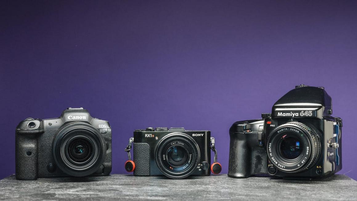 Nhiếp ảnh gia chuyên nghiệp chia sẻ 3 loại máy ảnh 'cần phải có' 1 three camera types