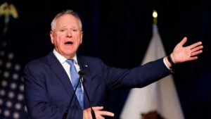 Thống Đốc Minnesota Phản Pháo Lời Chỉ Trích của Ông Trump về ‘Sự Bất Tài’