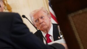 Tìm Hiểu Về Lời Hứa Chia Cổ Tức Thuế Quan $2,000 của Tổng Thống Donald Trump 31 Tìm Hiểu Về Lời Hứa Chia Cổ Tức Thuế Quan $2,000 của Tổng Thống Donald Trump