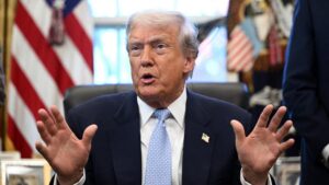 Tổng Thống Trump Nhấn Mạnh Luật Liên Bang Cho Phép Hạn Chế Nhập Cư