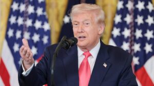 Tổng Thống Donald Trump được thông báo về các lựa chọn quân sự ở Venezuela