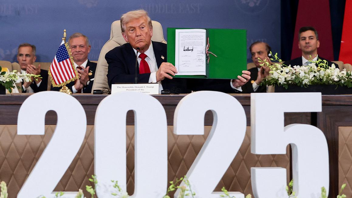 Hoa Kỳ đề nghị LHQ cho phép lực lượng quốc tế tại Gaza đến năm 2027 1 trump signign peace deal in egypt