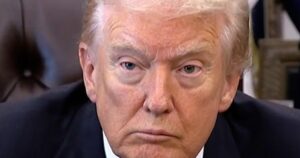 Tổng Thống Donald Trump Phản Hồi Kế Hoạch Cắt Giảm Chuyến Bay của FAA 19 Tổng Thống Donald Trump Phản Hồi Kế Hoạch Cắt Giảm Chuyến Bay của FAA