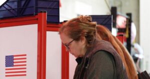 Giáo viên Virginia thắng kiện 10 triệu đô la sau khi bị học sinh 6 tuổi bắn 26 Giáo viên Virginia thắng kiện 10 triệu đô la sau khi bị học sinh 6 tuổi bắn