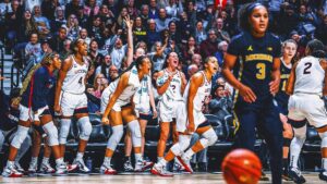 Azzi Fudd ghi điểm 31, dẫn dắt UConn thắng Michigan sát nút 72-69