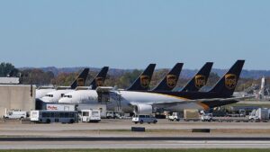 UPS Công Bố Danh Tính 3 Phi Công Thiệt Mạng Trong Vụ Rớt Máy Bay Chở Hàng Ở Louisville Khiến Ít Nhất 12 Người Chết 25 UPS Công Bố Danh Tính 3 Phi Công Thiệt Mạng Trong Vụ Rớt Máy Bay Chở Hàng Ở Louisville Khiến Ít Nhất 12 Người Chết