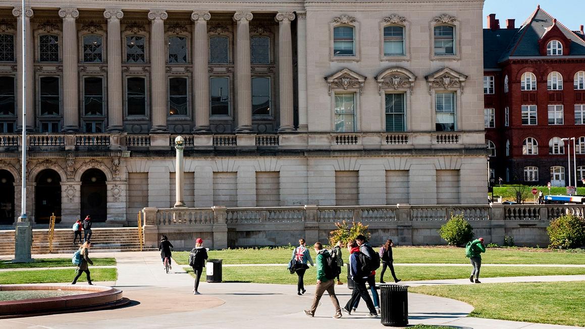 Đại học Wisconsin bị kiện vì chính sách nhà vệ sinh chuyển giới 1 uw wisconsin 3