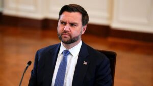 Phó Tổng Thống Vance: Dân Chủ Gây Khổ Sở 'Vô Ích' Cho Người Dân 30 Phó Tổng Thống Vance: Dân Chủ Gây Khổ Sở ‘Vô Ích’ Cho Người Dân