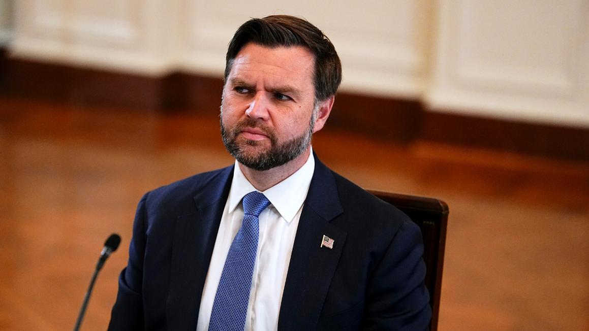 Phó Tổng Thống Vance: Dân Chủ Gây Khổ Sở 'Vô Ích' Cho Người Dân 1 vancee