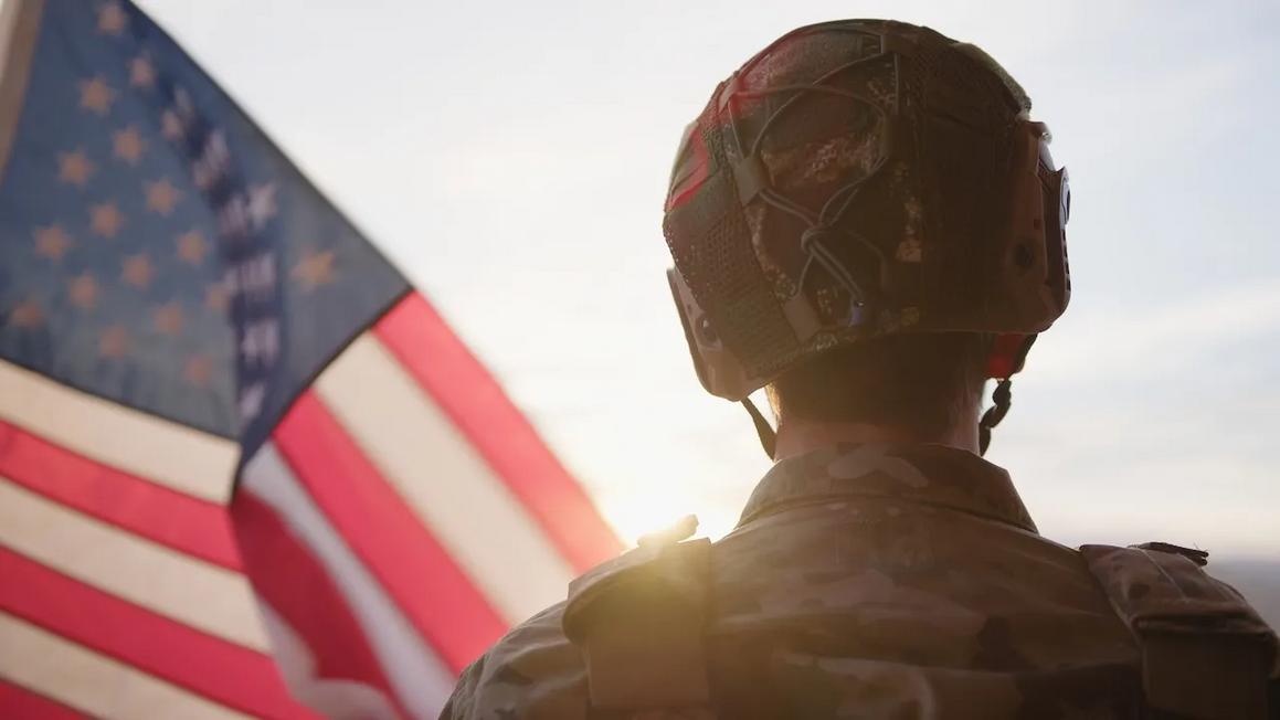 Ưu đãi Ngày Cựu Chiến Binh: Giảm giá Adidas, Carhartt,... 1 veterans day sale