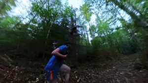 Cú mổ của cú: Chim săn mồi giật mũ của người chạy bộ gần Woodinville, Washington 6 Cú mổ của cú: Chim săn mồi giật mũ của người chạy bộ gần Woodinville, Washington