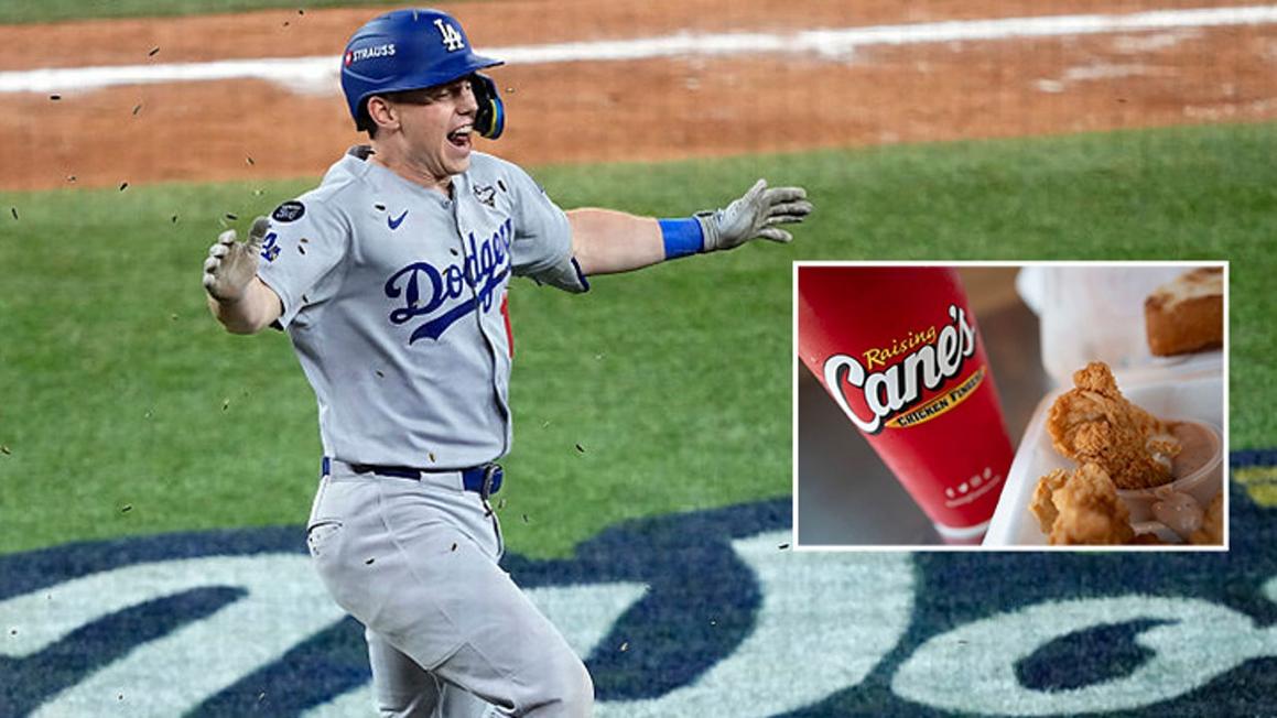 Will Smith của Dodgers sẽ làm việc tại Raising Cane's ở Hollywood để ăn mừng chức vô địch 1 willsmithraisingcanes