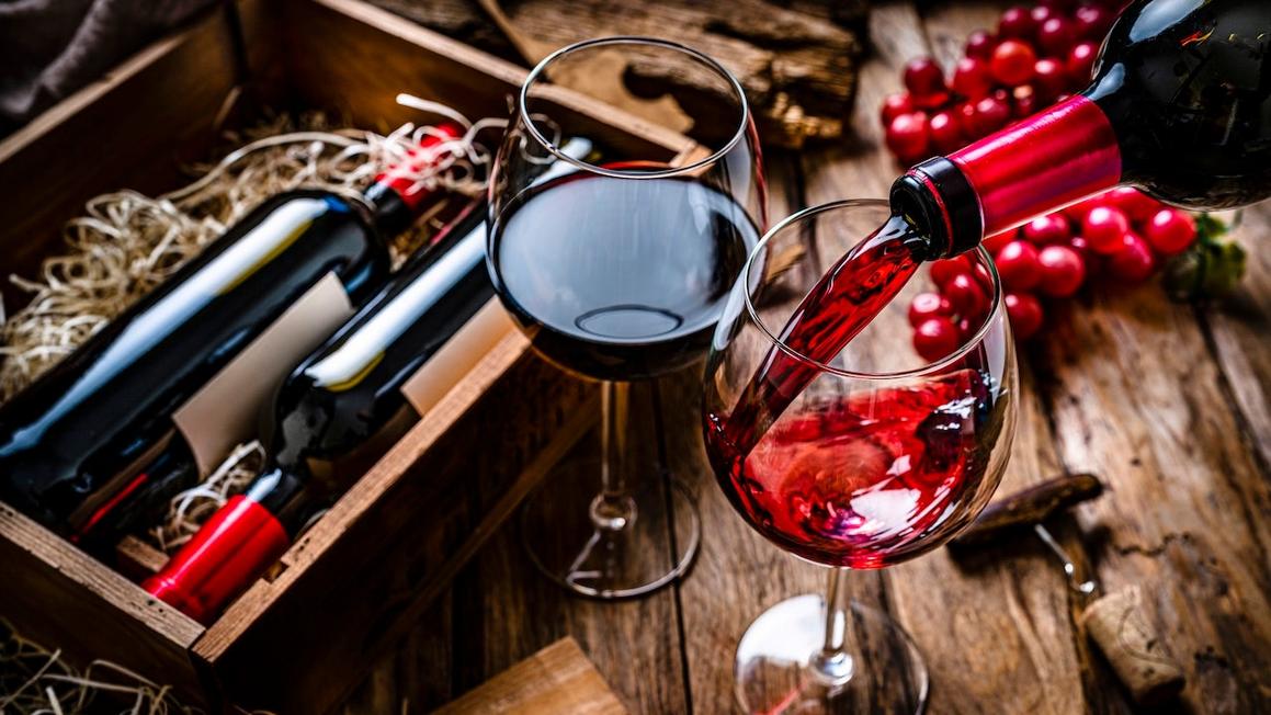 Những món quà tặng rượu vang tuyệt vời để thưởng thức và bảo quản 1 wine gift