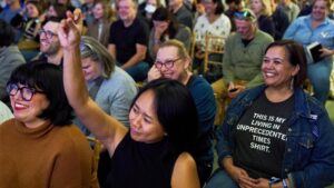 Phe cấp tiến cảnh báo Dân Chủ về việc xa lánh cánh tả khi họ chỉ trích lãnh đạo đảng chủ chốt 20 Phe cấp tiến cảnh báo Dân Chủ về việc xa lánh cánh tả khi họ chỉ trích lãnh đạo đảng chủ chốt