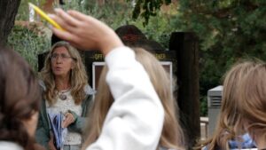 Chương Trình Lịch Sử Phụ Nữ Tại New Mexico Đưa Vai Trò Của Phụ Nữ Ra Khỏi Bóng Tối 3 Chương Trình Lịch Sử Phụ Nữ Tại New Mexico Đưa Vai Trò Của Phụ Nữ Ra Khỏi Bóng Tối