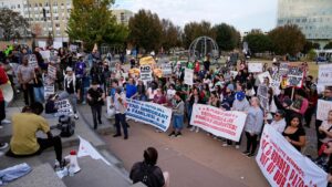Chỉ huy Tuần tra Biên giới ca ngợi việc bắt giữ ở North Carolina, khiến cư dân 'quá tải' 3 Chỉ huy Tuần tra Biên giới ca ngợi việc bắt giữ ở North Carolina, khiến cư dân ‘quá tải’