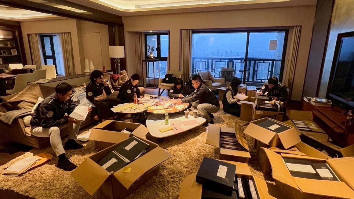 Chính quyền châu Á tịch thu du thuyền, xe sang và tiền mặt từ nghi phạm lừa đảo 1