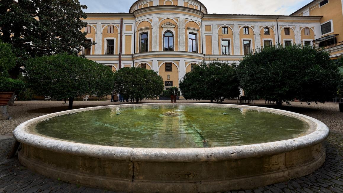 Bên trong Cung điện Colonna, Điểm Tham Quan Độc Quyền Của Rome 1