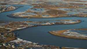 Làng bản thổ Alaska đối mặt với thách thức biến đổi khí hậu, ít nhận được sự giúp đỡ từ Hoa Kỳ 16 Làng bản thổ Alaska đối mặt với thách thức biến đổi khí hậu, ít nhận được sự giúp đỡ từ Hoa Kỳ