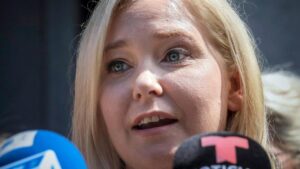 Con của Virginia Giuffre tranh giành quyền thừa kế 14 Con của Virginia Giuffre tranh giành quyền thừa kế