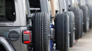 Chrysler Thu Hồi 320.000 Xe Hybrid Vì Lỗi Pin 4 Chrysler Thu Hồi 320.000 Xe Hybrid Vì Lỗi Pin