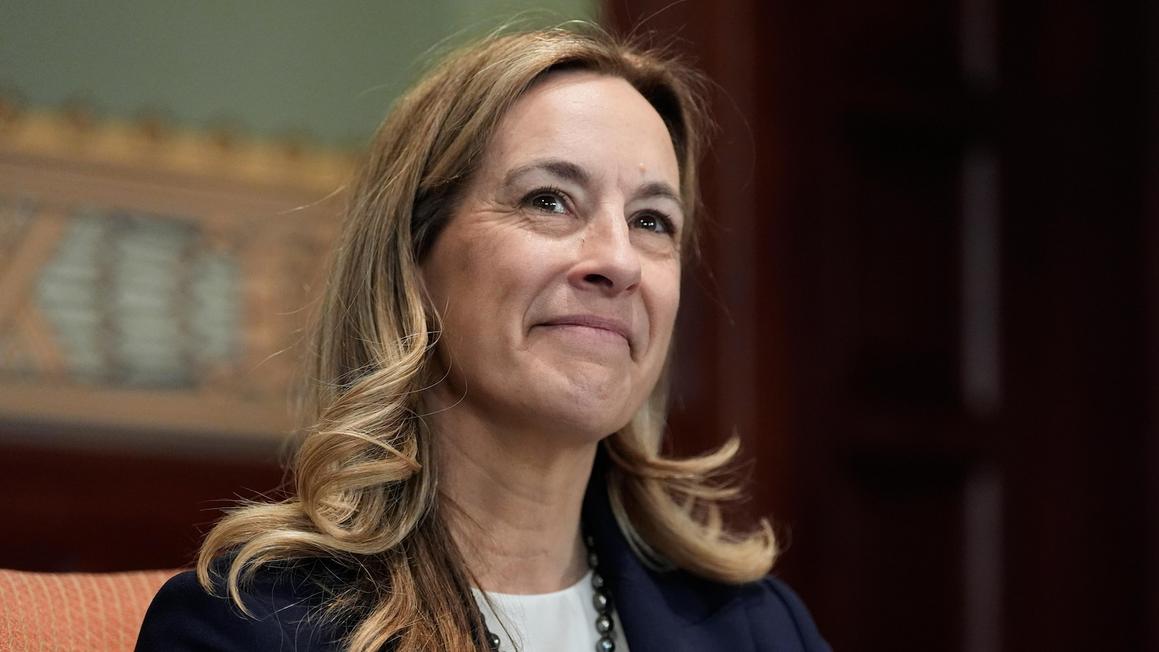 Mikie Sherrill tuyên bố có 'nhiệm vụ lớn' để thực hiện lời hứa tranh cử tại New Jersey 1