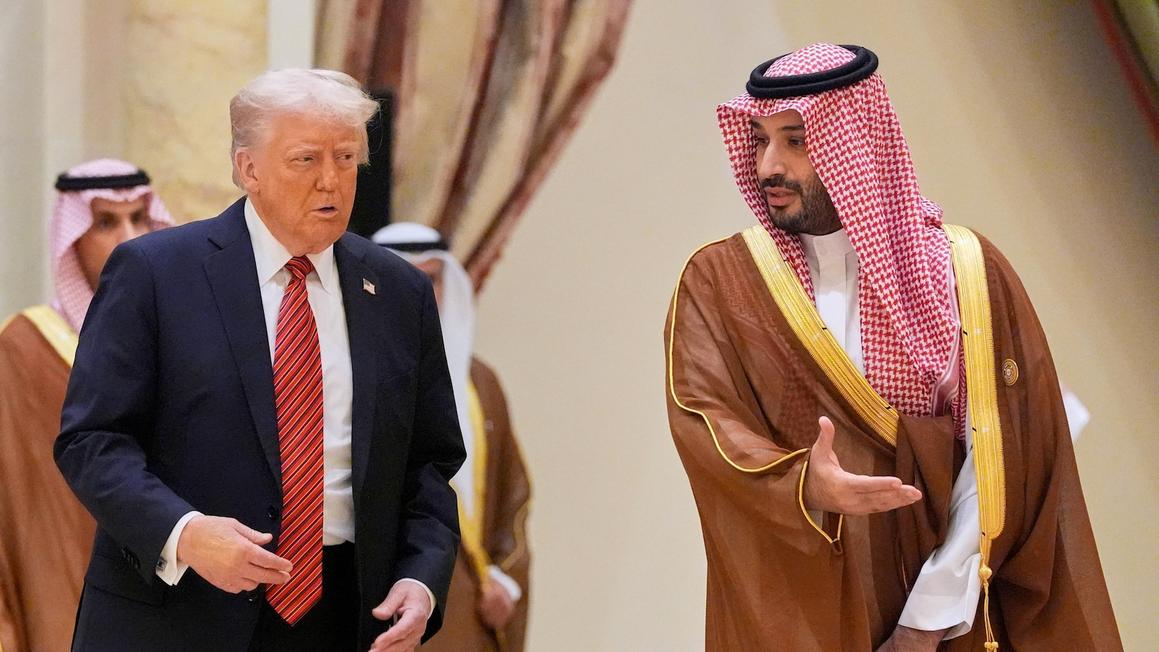 Tổng Thống Donald Trump đón Thái tử Saudi với nghi lễ trọng thể 1