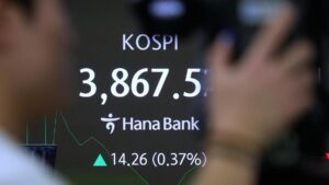 Thị trường thế giới biến động khi nhà đầu tư kỳ vọng Cục Dự trữ Liên bang Mỹ (FED) cắt giảm lãi suất