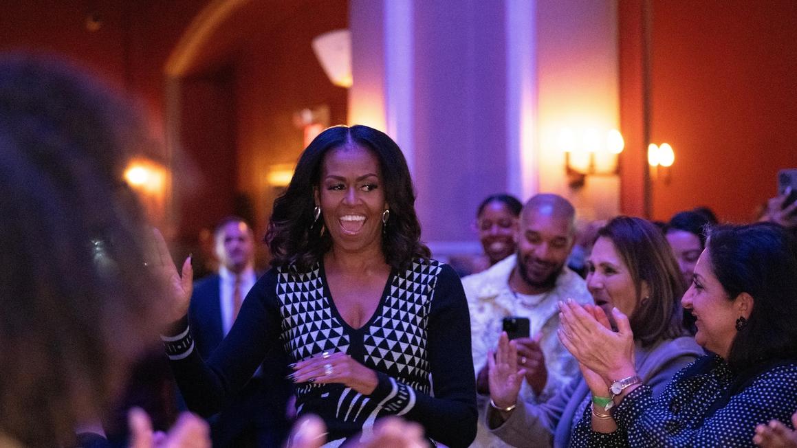 Michelle Obama chia sẻ về thời trang và cuốn sách mới 'The Look' 1