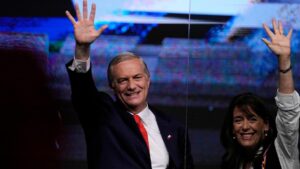 Cuộc đua tổng thống Chile phân cực nhất trong nhiều thập kỷ làm lợi cho phe hữu và chia rẽ cộng đồng di dân 10 Cuộc đua tổng thống Chile phân cực nhất trong nhiều thập kỷ làm lợi cho phe hữu và chia rẽ cộng đồng di dân