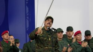 Lãnh đạo Venezuela Maduro có thể đang tuyệt vọng, nhưng chiến lược giữ lòng trung thành và trừng phạt vẫn khó đoán