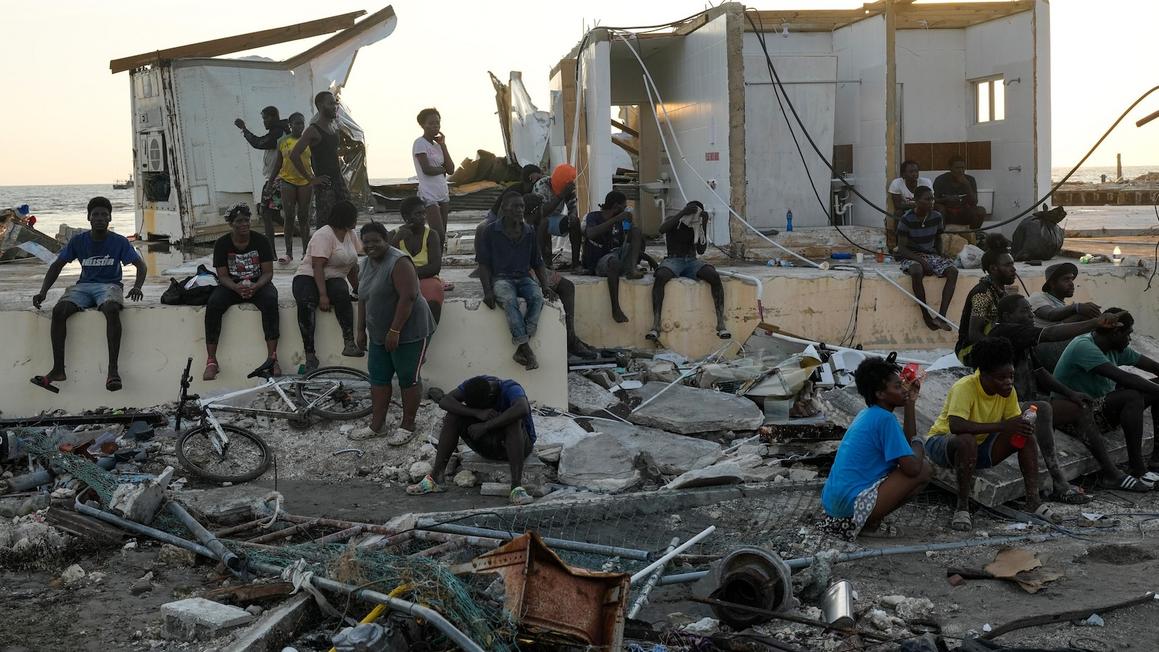 Jamaica Đếm Thiệt Hại Sau Bão Melissa, Hơn Hai Chục Cộng Đồng Vẫn Bị Cô Lập 1