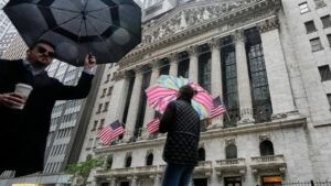 Cổ phiếu châu Á tăng điểm, dẫn đầu bởi khối công nghệ, sau tuần tăng trưởng ấn tượng của Phố Wall 10 Cổ phiếu châu Á tăng điểm, dẫn đầu bởi khối công nghệ, sau tuần tăng trưởng ấn tượng của Phố Wall