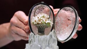 Trứng Phục Sinh Fabergé của Hoàng gia Nga được rao bán hơn 26 triệu USD 16 Trứng Phục Sinh Fabergé của Hoàng gia Nga được rao bán hơn 26 triệu USD