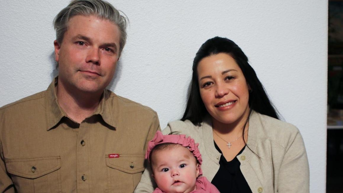 Gia Đình Hai Em Bé Mắc Bệnh Botulism Trẻ Sơ Sinh Kiện ByHeart Vì Công Thức Bị Thu Hồi 1