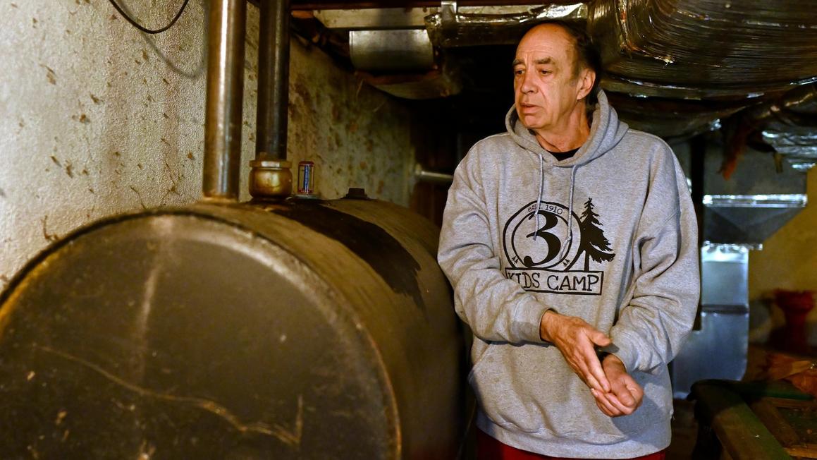 Chính phủ đóng cửa đe dọa trì hoãn trợ cấp sưởi ấm cho hàng triệu gia đình thu nhập thấp 1