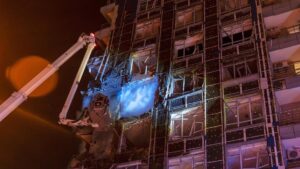 Nga tấn công Kiev khi Mỹ thảo luận kế hoạch hòa bình 12 Nga tấn công Kiev khi Mỹ thảo luận kế hoạch hòa bình