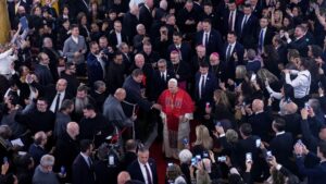 Đức Giáo Hoàng Leo XIV Được Chào Đón Nồng Nhiệt tại Thổ Nhĩ Kỳ 5 Đức Giáo Hoàng Leo XIV Được Chào Đón Nồng Nhiệt tại Thổ Nhĩ Kỳ