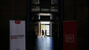 Chile Bầu Cử Tổng Thống: Cộng Sản Đối Đầu Cực Hữu Giữa Bối Cảnh Gia Tăng Tội Phạm 6 Chile Bầu Cử Tổng Thống: Cộng Sản Đối Đầu Cực Hữu Giữa Bối Cảnh Gia Tăng Tội Phạm