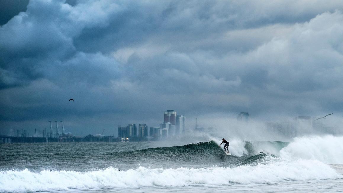Bão Lụt Dâng Cao Ở California Sau Cơn Mưa Lớn, Ít Nhất Sáu Người Thiệt Mạng 1