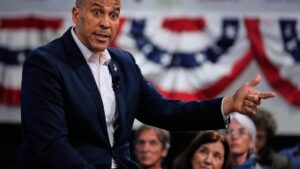 Ứng cử viên tiềm năng cho Tổng thống năm 2028 Bớt Ngần Ngại Hơn Về Kế Hoạch: 'Dĩ Nhiên Tôi Đang Suy Nghĩ Về Điều Đó' 15 Ứng cử viên tiềm năng cho Tổng thống năm 2028 Bớt Ngần Ngại Hơn Về Kế Hoạch: ‘Dĩ Nhiên Tôi Đang Suy Nghĩ Về Điều Đó’