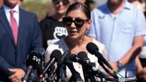 Nạn nhân của Jeffrey Epstein mong đợi Tòa Bạch Ốc công bố hồ sơ công lý