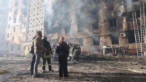 Nga tấn công Ukraine: 16 người thiệt mạng, Zelensky đàm phán với Thổ Nhĩ Kỳ 4 Nga tấn công Ukraine: 16 người thiệt mạng, Zelensky đàm phán với Thổ Nhĩ Kỳ