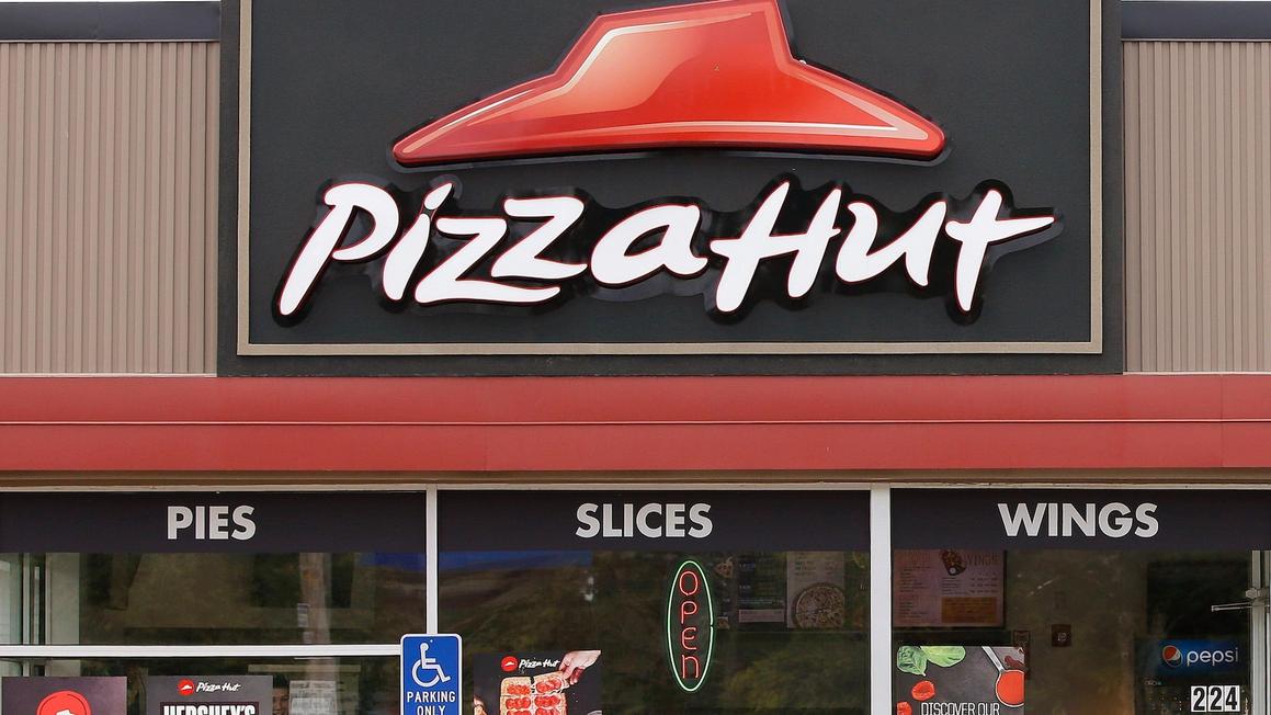 Tập đoàn mẹ Pizza Hut cân nhắc bán chuỗi nhà hàng 9 Tập đoàn mẹ Pizza Hut cân nhắc bán chuỗi nhà hàng