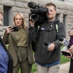 Di dân được trả tự do sau khi thẩm phán giúp trốn 27 Di dân được trả tự do sau khi thẩm phán giúp trốn