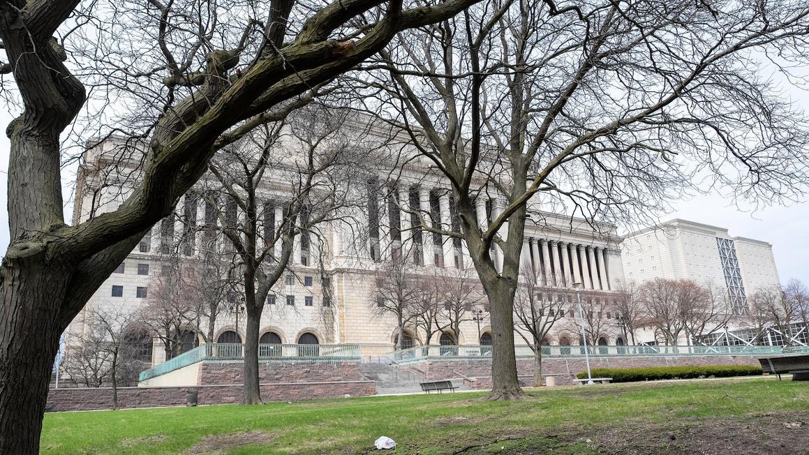 Di dân bị bắt sau khi thẩm phán Milwaukee bị cáo buộc giúp lẩn tránh ICE đã bị trục xuất 1